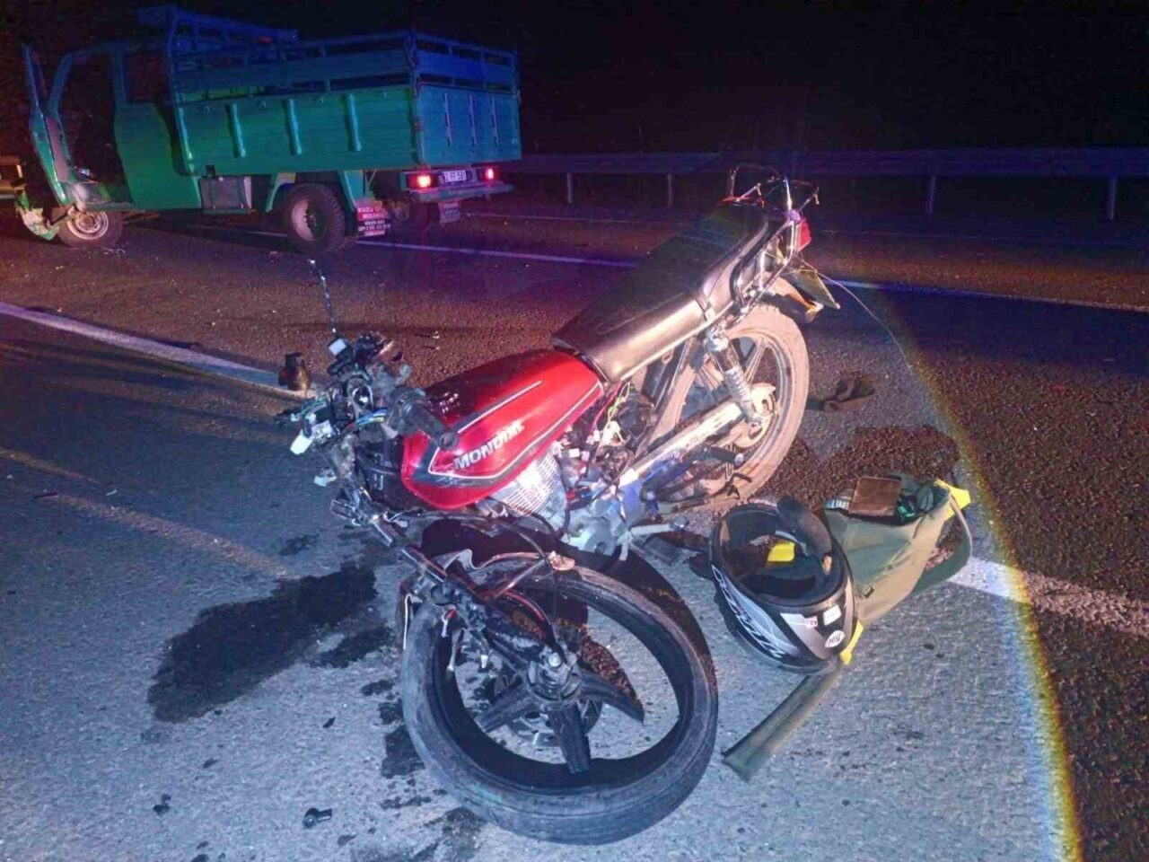 Giresun’un Yağlıdere ilçesinde kamyonet ile motosikletin çarpıştığı trafik kazasında 2