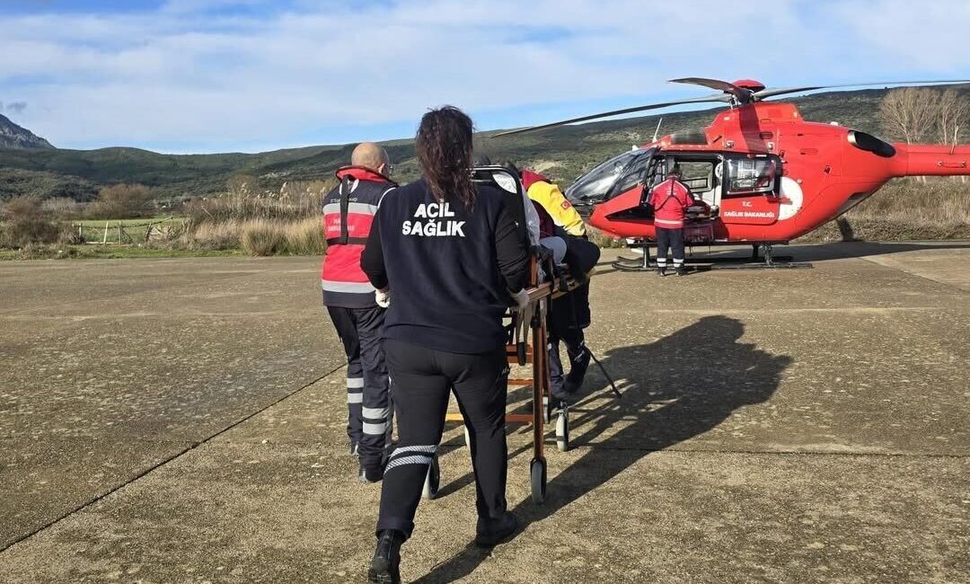 Çanakkale’nin Gökçeada ilçesinde rahatsızlanan KOAH ve Pnömoni hastası kişi, helikopter