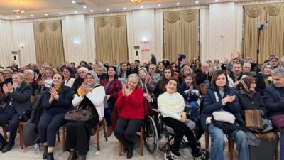 Gölcük Belediyesi Türk Halk Müziği Değirmendere Korosu sanatseverlerle buluştu. Gölcük