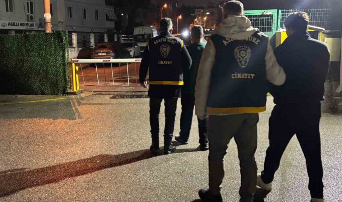 Manisa’nın Gölmarmara ilçesinde maskeli ve pompalı tüfekle kuyumcuyu soyan iki