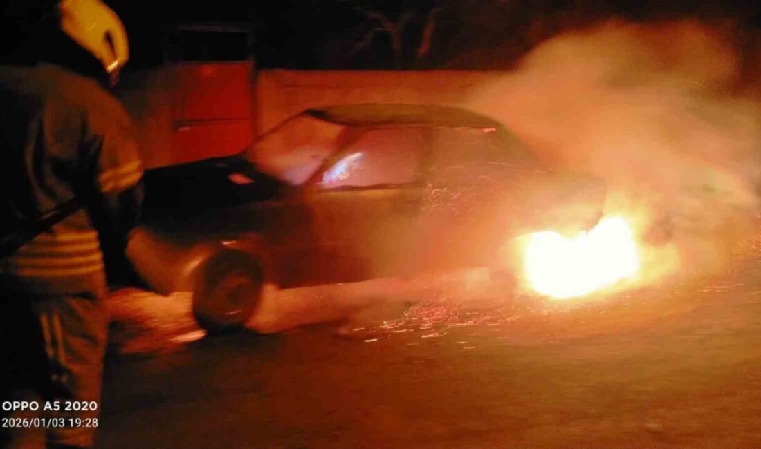 Balıkesir’in Gönen ilçesine bağlı Keçeler Mahallesi’nde bir araçta çıkan yangına