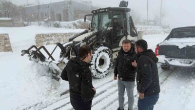 Şırnak’ın Güçlükonak ilçesinde etkili olan olumsuz hava şartları ve yoğun