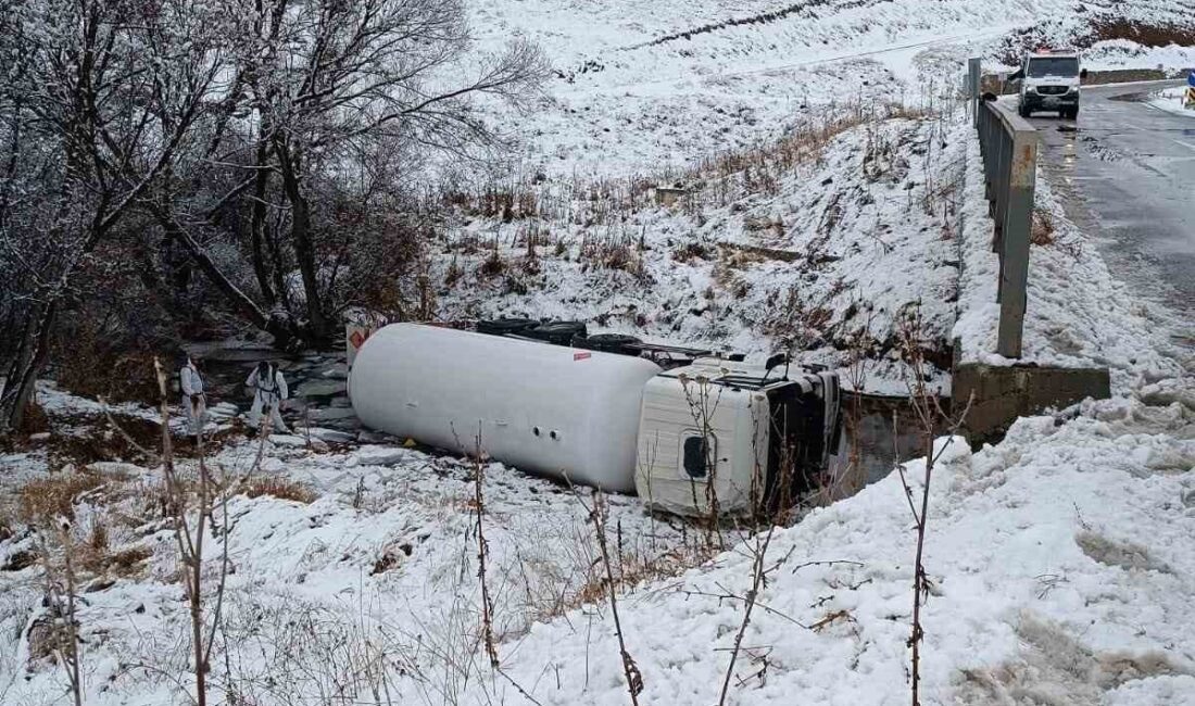 Gümüşhane’de buzlanan yolda kontrolden çıkan LPG yüklü tanker dere yatağına