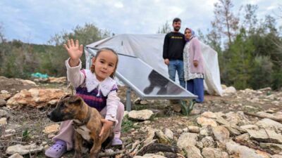Mersin Büyükşehir Belediyesinin hayata geçirdiği güneş paneli desteğiyle, konargöçer küçükbaş