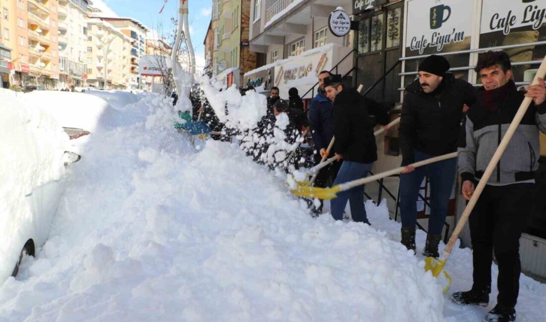 HAKKARİ (İHA) – Hakkari’de 274 güvenlik korucusu, karla mücadele çalışmalarına