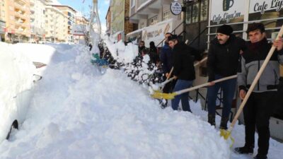 HAKKARİ (İHA) – Hakkari’de 274 güvenlik korucusu, karla mücadele çalışmalarına