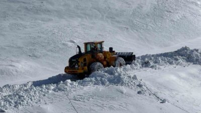 HAKKARİ (İHA) – Hakkari’de etkili olan yoğun kar yağışı sonrası