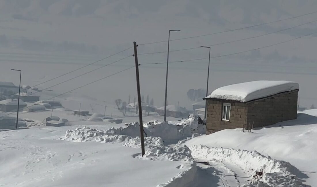 HAKKARİ (İHA) – Hakkari’de etkili olan kar yağışı nedeniyle 23