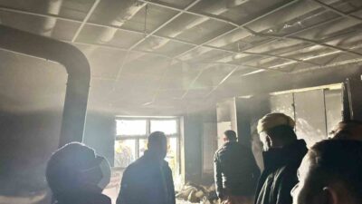 Hakkari’nin Derecik ilçesine bir evde çıkan yangın, itfaiye ve vatandaşların