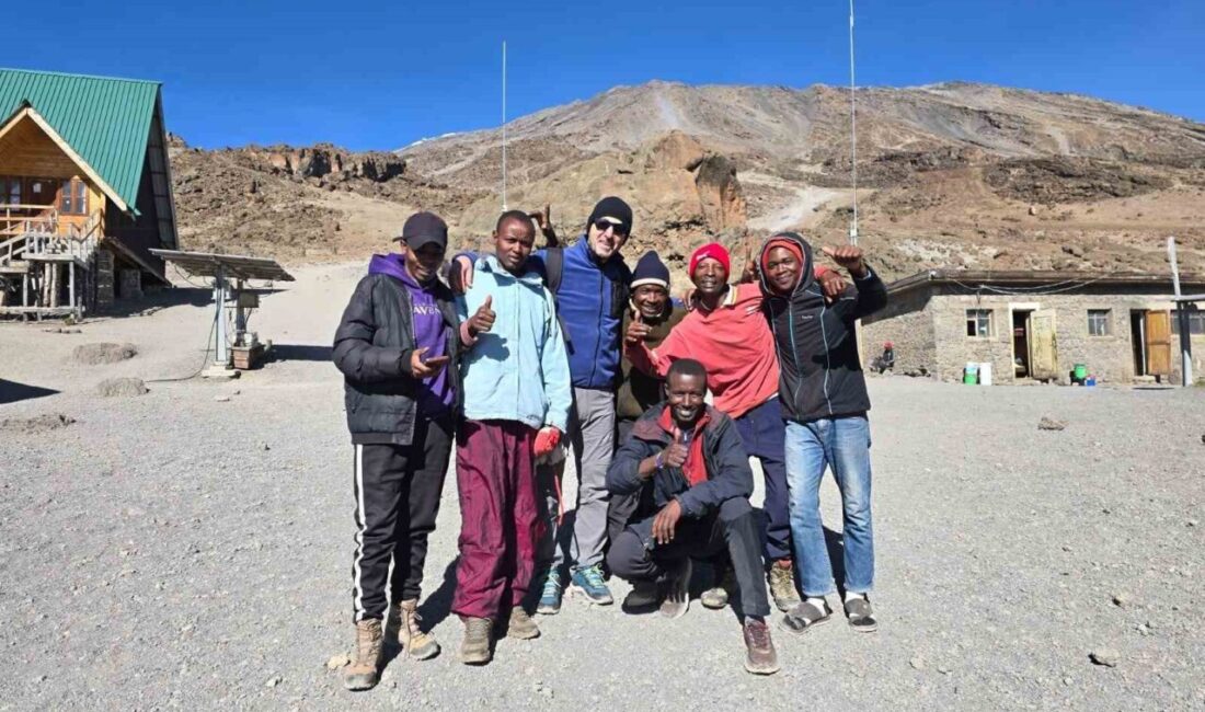 Hakkari Milli Eğitim Şube Müdürü ve Hakkari ASKF Başkanı Erol