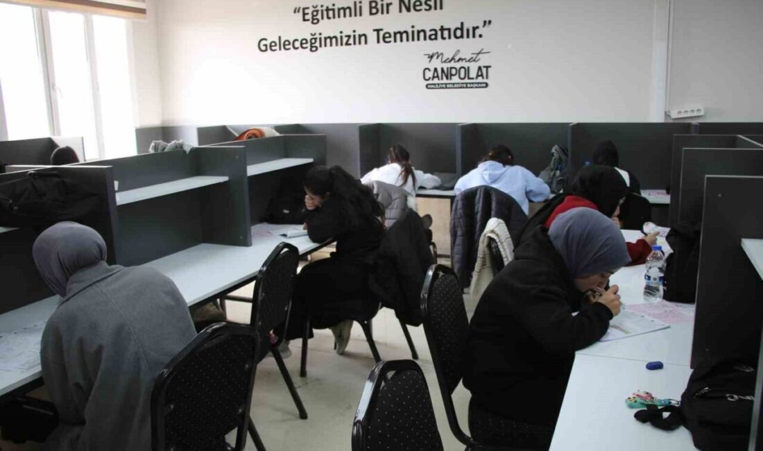 Haliliye Belediyesi, sınavlara hazırlanan gençlere yönelik eğitim desteklerini sürdürüyor. Gençlere