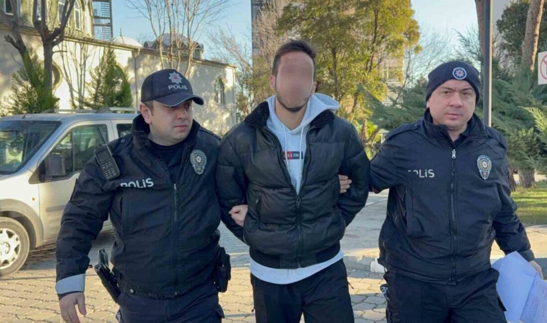 Samsun’da halk otobüsü içerisinde lise öğrencinin boynuna bıçak dayayarak tehdit