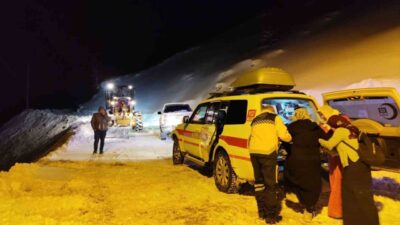 Van’ın Bahçesaray ilçesinde rahatsızlanan hamile kadın, ekiplerin karlı yolları 5.5