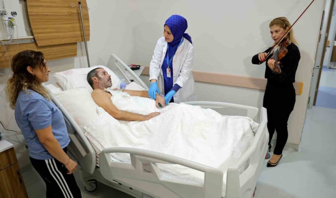 Adana Karşıyaka Devlet Hastanesi’nde bulunan ‘Palyatif Bakım Servisi’nde tedavi gören