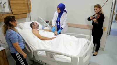 Adana Karşıyaka Devlet Hastanesi’nde bulunan ‘Palyatif Bakım Servisi’nde tedavi gören