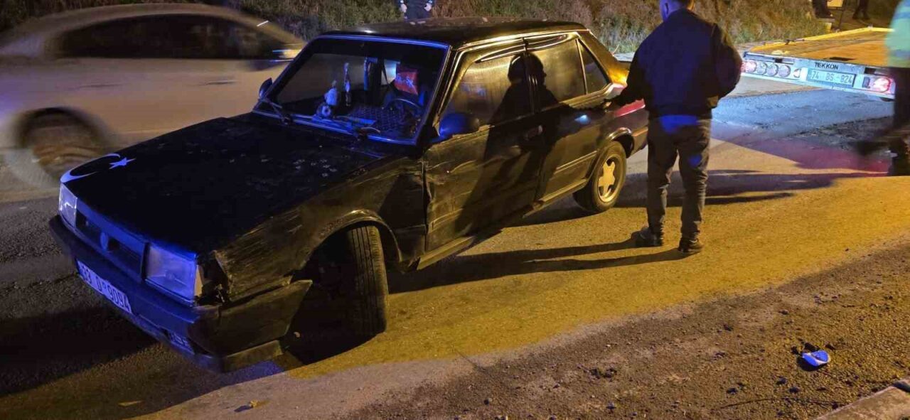 Bartın’da meydana gelen kazada iki otomobil çarpıştı. Kazada anne ve