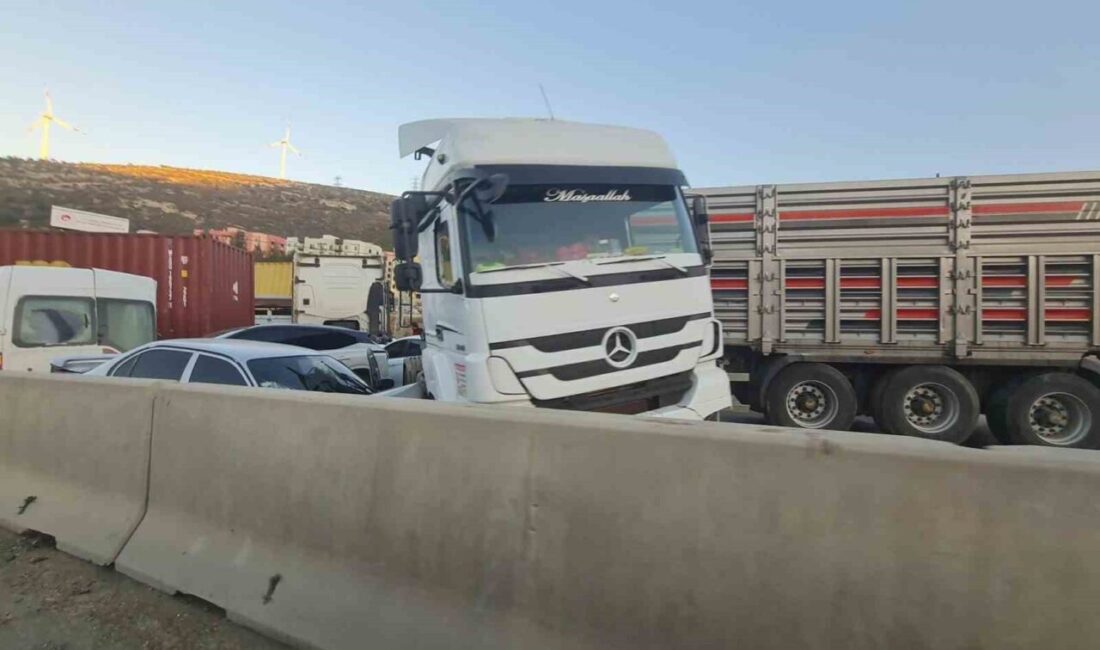 Hatay’da buzlanma nedeniyle yaşanan 12 aracın karıştığı trafik kazasında 11