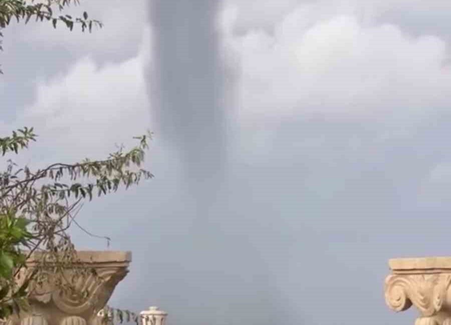 Hatay’ın Arsuz ilçesinde Akdeniz’de oluşan hortum cep telefonuyla görüntülendi. Meteorolojinin