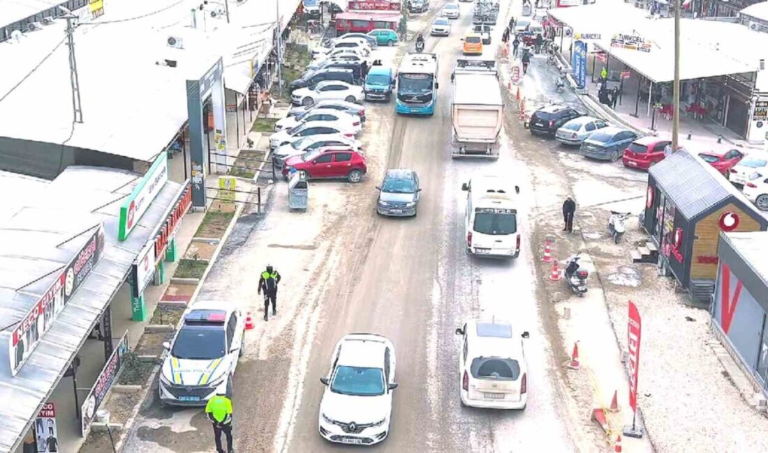 Hatay Trafik Denetleme Şube Müdürlüğü ekipleri, İstiklal Caddesi’nde trafik düzeninin