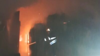 Hatay’da alevlere teslim olarak yanan konteyner kullanılmaz hale geldi. Yangın;