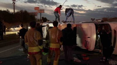 Hatay’ın Arsuz ilçesinde 5 aracın karıştığı zincirleme trafik kazasında yaralı