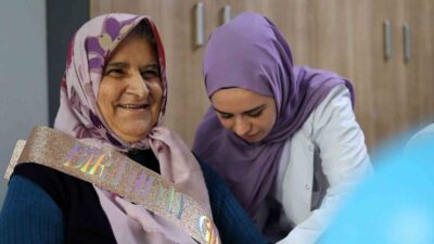 Kocaeli’de Alzheimer Yaşam Merkezi’nde hizmet alan Senem Murat’ın 77. yaş