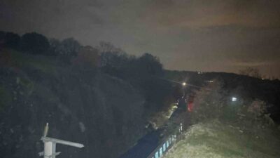 Balıkesir’de toprak kayması nedeni ile Savaştepe ilçesi yakınlarında yolcu treninin