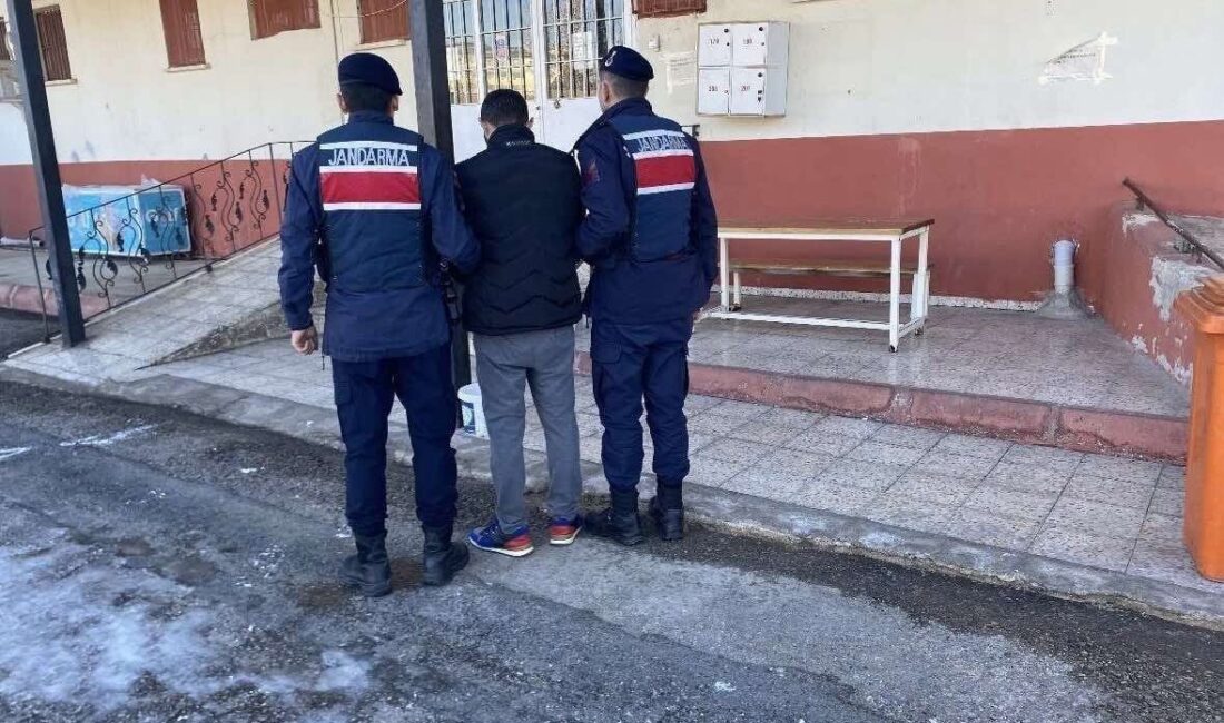 Gaziantep’te hırsızlık suçundan kesinleşmiş 13 yıl hapis cezasıyla aranan şahıs,