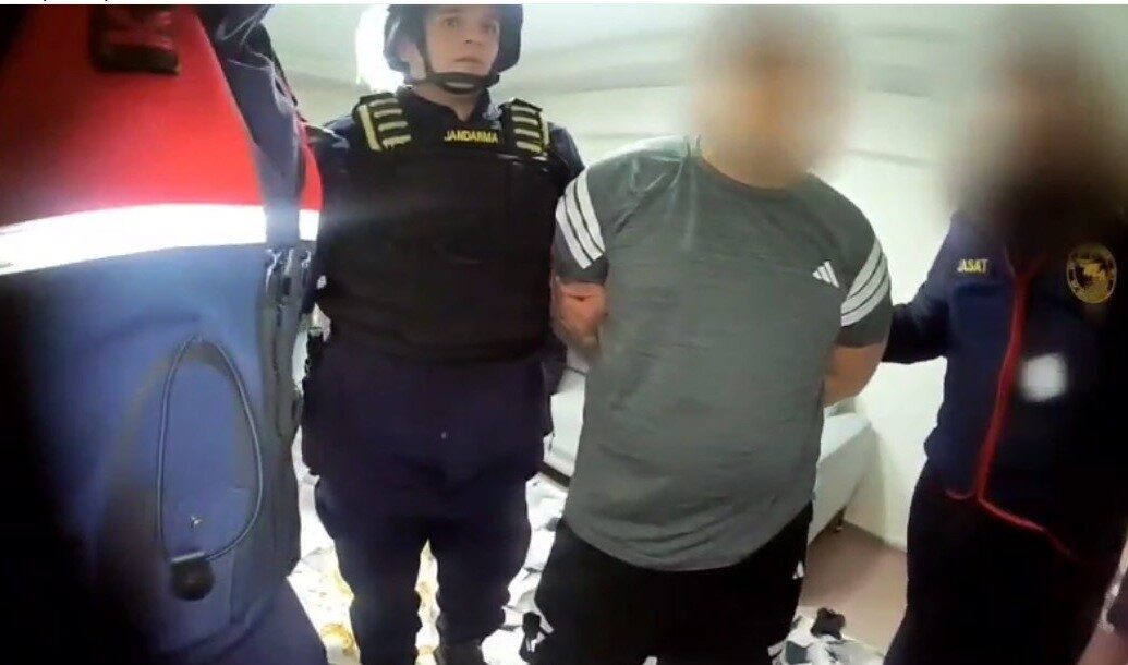 Mersin’de evden hırsızlık yaptıkları iddiasıyla aranan 2 şüpheli, Jandarma Suç