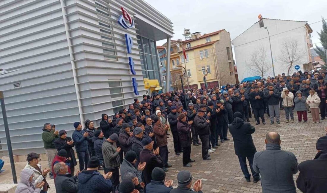 Kütahya’nın Hisarcık ilçesinde bir organizasyon firması aracılığıyla umreye gidecek olan
