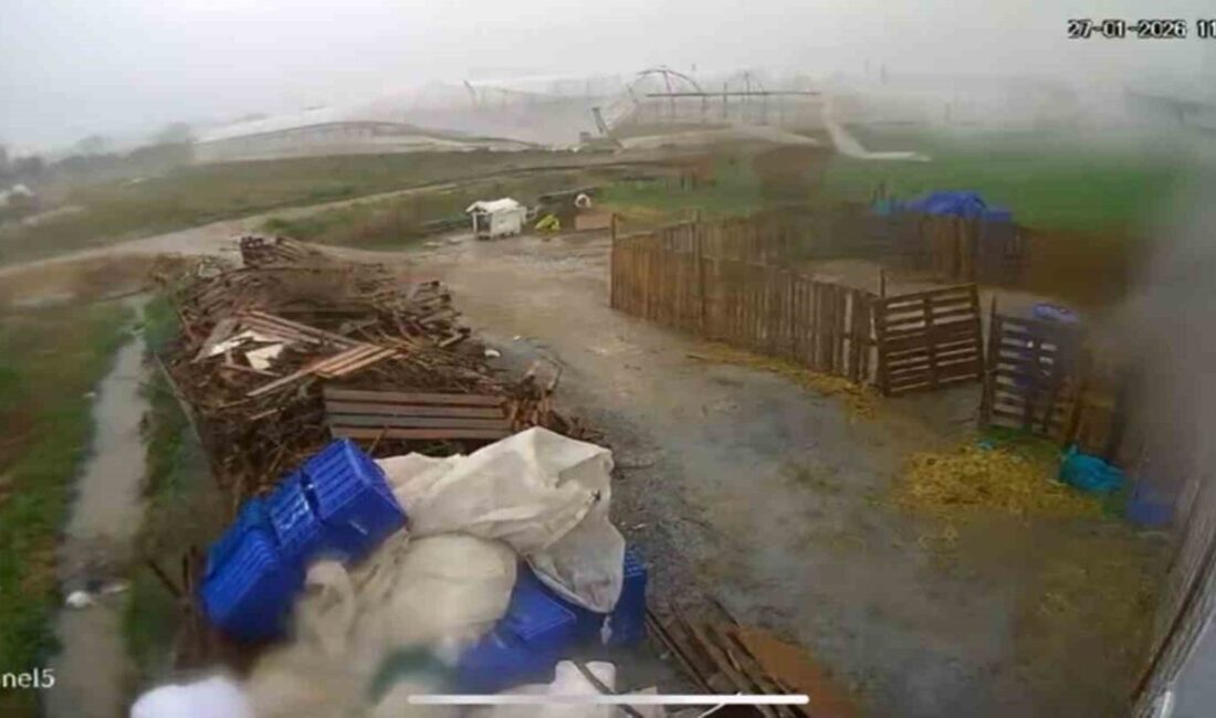 Antalya’nın Serik ilçesinde meydana gelen hortumun serayı saniyeler içinde yerle