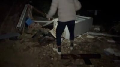 Antalya’da geçtiğimiz günlerde yaşanan hortum sırasında savrulan konteynerin içindeki vatandaşın