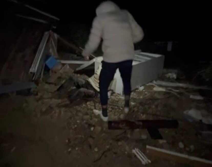 Antalya’da geçtiğimiz günlerde yaşanan hortum sırasında savrulan konteynerin içindeki vatandaşın