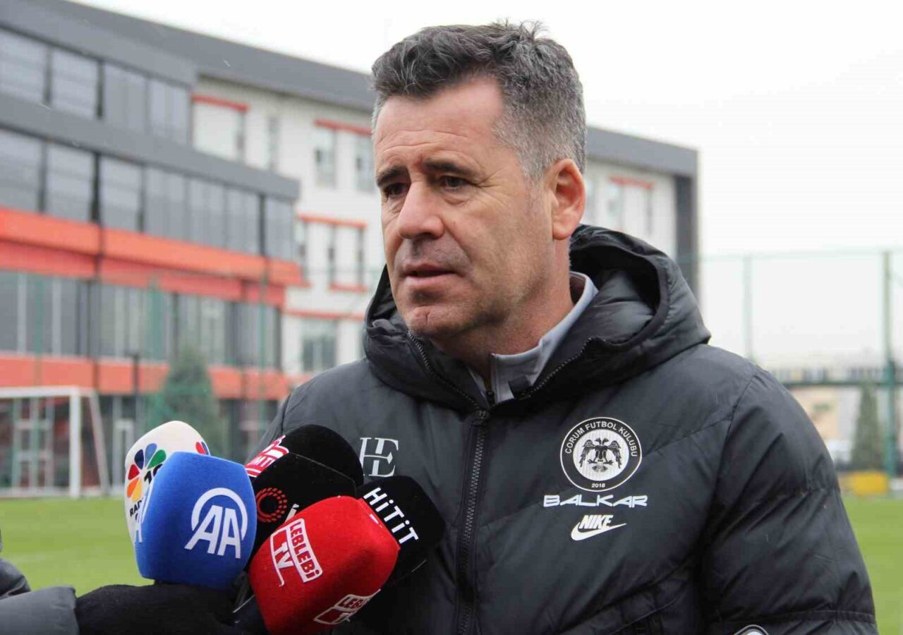 Çorum FK Teknik Direktörü Hüseyin Eroğlu, deplasmanda, iç sahada fark