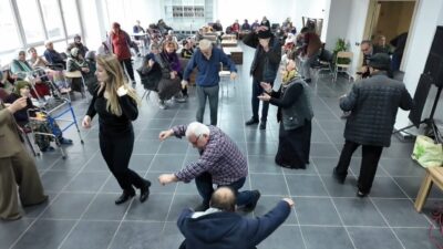 Eskişehir Fethi Yılmaz Sezer Evi’nde kalan yaşlılar, düzenlenen konser sayesinde