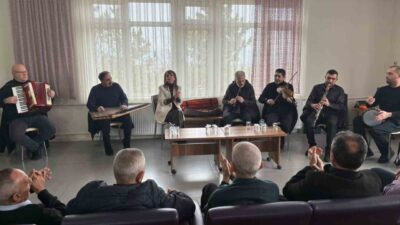 Eskişehir’de huzurevindeki yaşlılar, gerçekleştirilen konser ile keyifli vakit geçirdi. Eskişehir