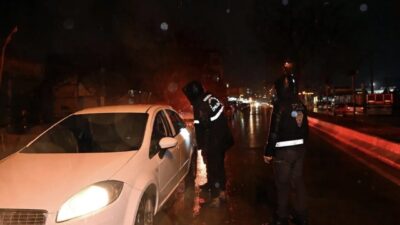 Adıyaman İl Emniyet Müdürlüğü ekiplerince ’huzurlu sokaklar’ uygulaması gerçekleştirildi. Adıyaman