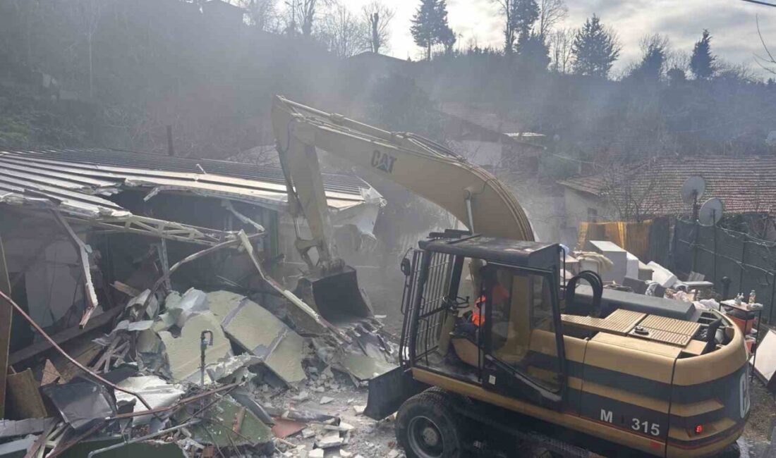 İstanbul Büyükşehir Belediyesi’ne (İBB) bağlı zabıta ekipleri tarafından Üsküdar’da ev