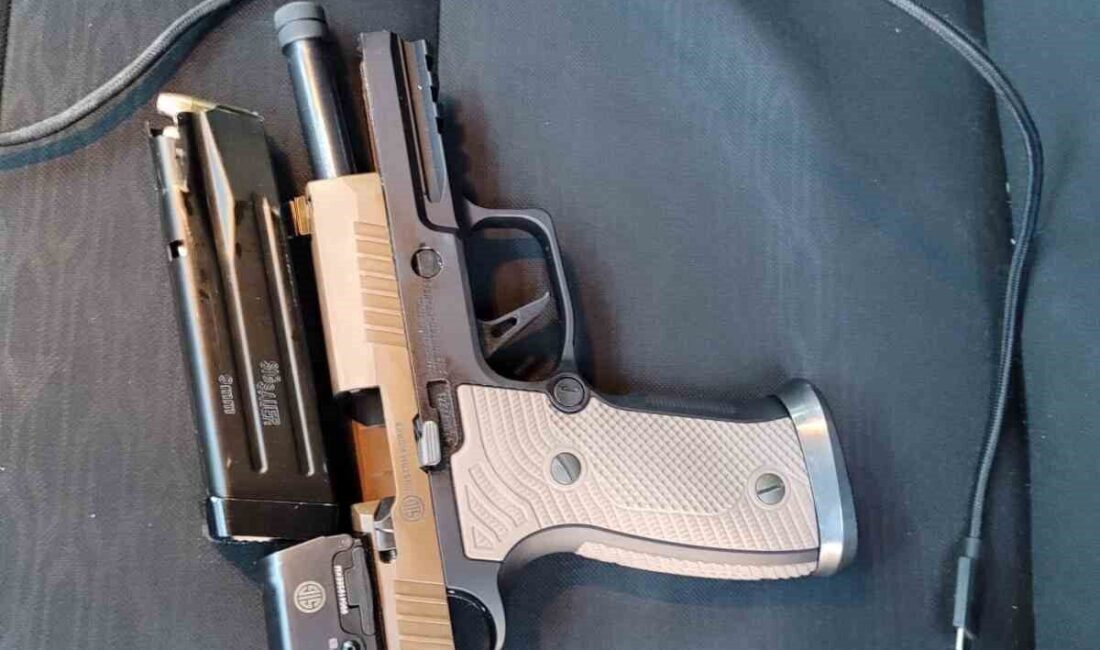 ABD’nin Minnesota eyaletindeki Minneapolis kentinde Göçmenlik ve Gümrük Muhafaza Dairesi