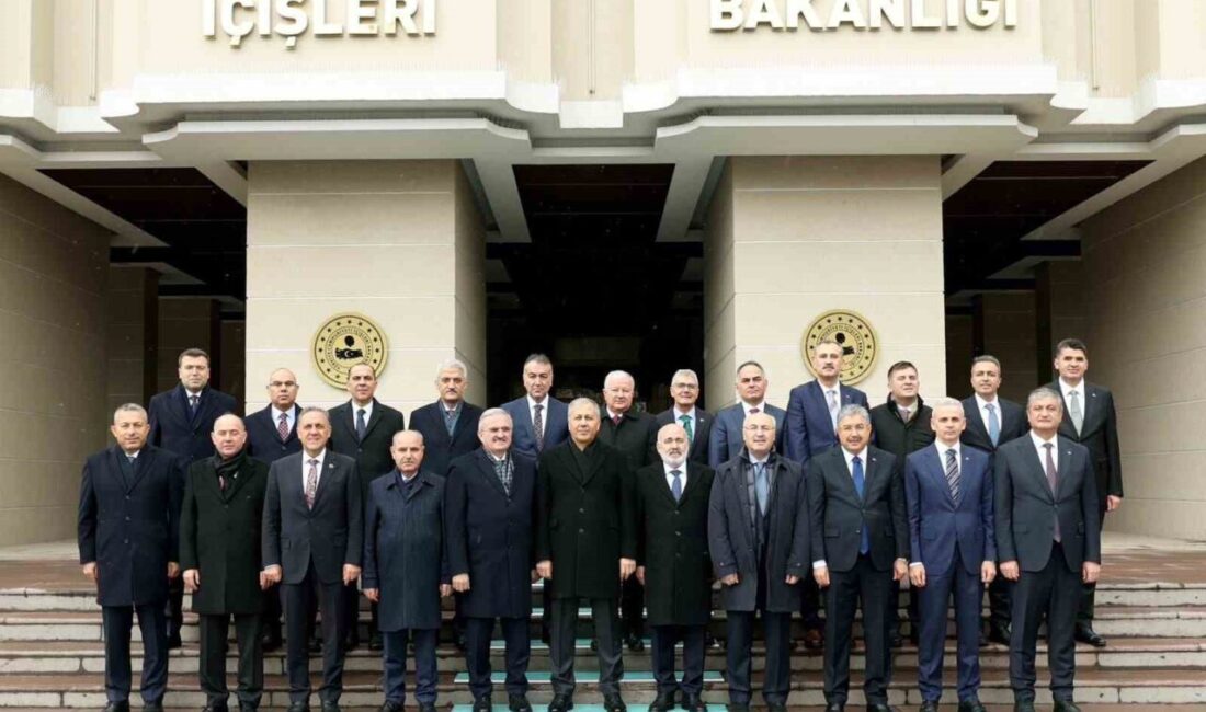 İçişleri Bakanı Ali Yerlikaya, görev yeri değişen ve yeni atanan