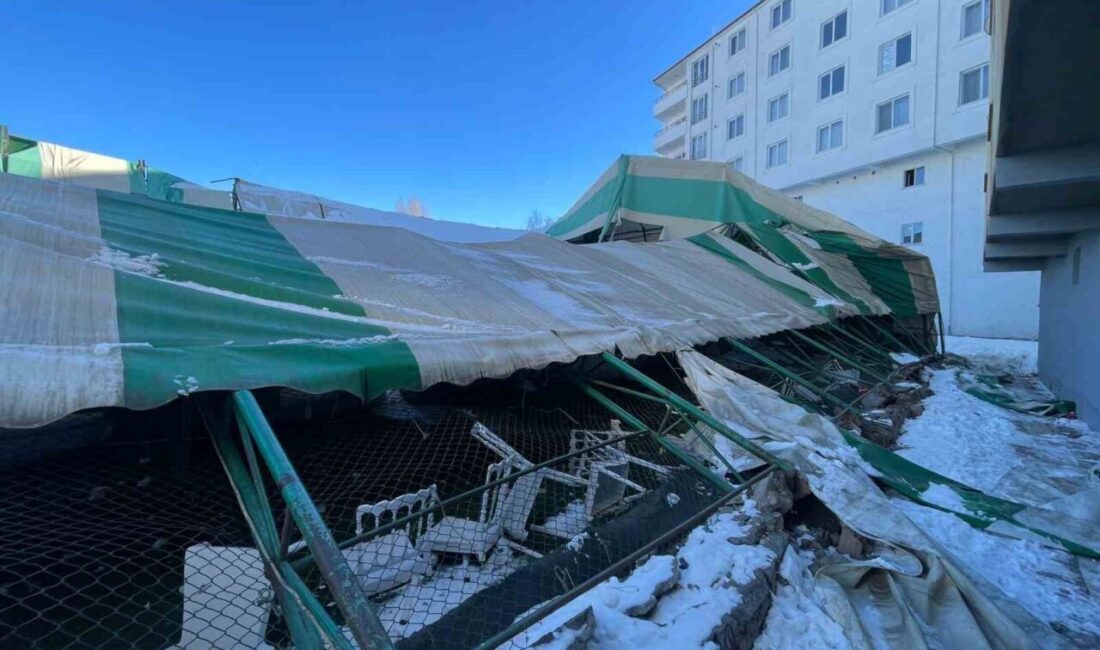 Iğdır’ın Tuzluca ilçesinde düğün salonu olarak kullanılan halı saha, günlerdir