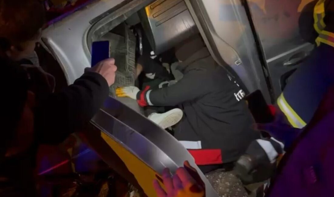 Iğdır’da meydana gelen trafik kazasında 2 kişi hastaneye kaldırıldı. Kaza,