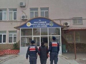 Aydın’ın Nazilli ilçesinde iki ayrı suçtan aranan şahıs, jandarma ekiplerince