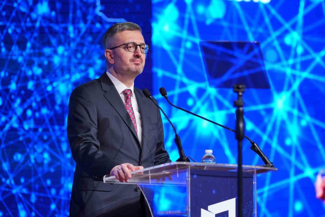 Cumhurbaşkanlığı İletişim Başkanı Burhanettin Duran, “Yapay zeka, gazetecilikte faydalanılması gereken