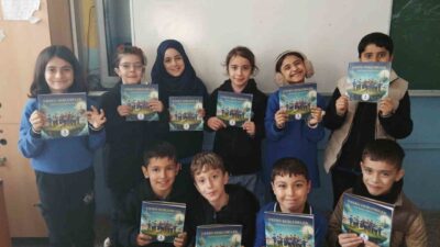 Diyarbakır’ın Silvan ilçesinde 3’üncü sınıf öğrencileri kendi hikayeleri ve hayallerini