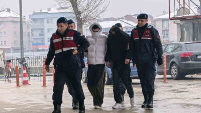 Bursa’nın İnegöl ilçesinde çaldıkları kablolarla mahalleyi internetsiz bırakan 2 şüpheli