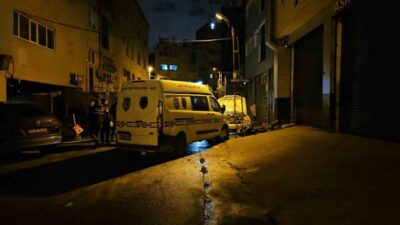 Kağıthane’de ısınmak için tamirhanenin önünde tamir için otomobile giren evsiz