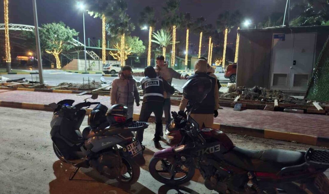 Hatay’ın İskenderun ilçesinde polis ekipleri, kentte asayiş ve huzuru sağlamak