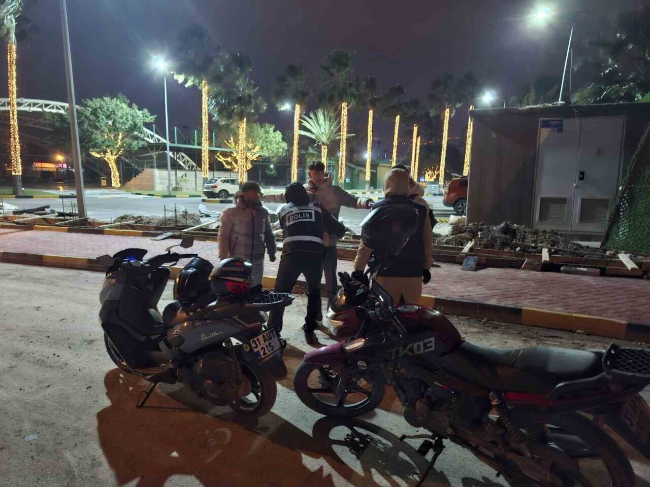 Hatay’ın İskenderun ilçesinde polis ekipleri, kentte asayiş ve huzuru sağlamak