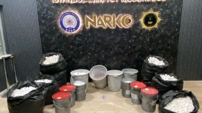 İstanbul Bahçelievler’de bir adrese düzenlenen uyuşturucu operasyonunda 3 kişi gözaltına